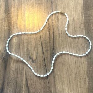 Mother of pearl looking beaded necklace 20”